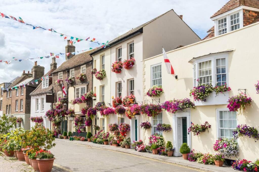 Seabeach Snug Deal Exterior photo