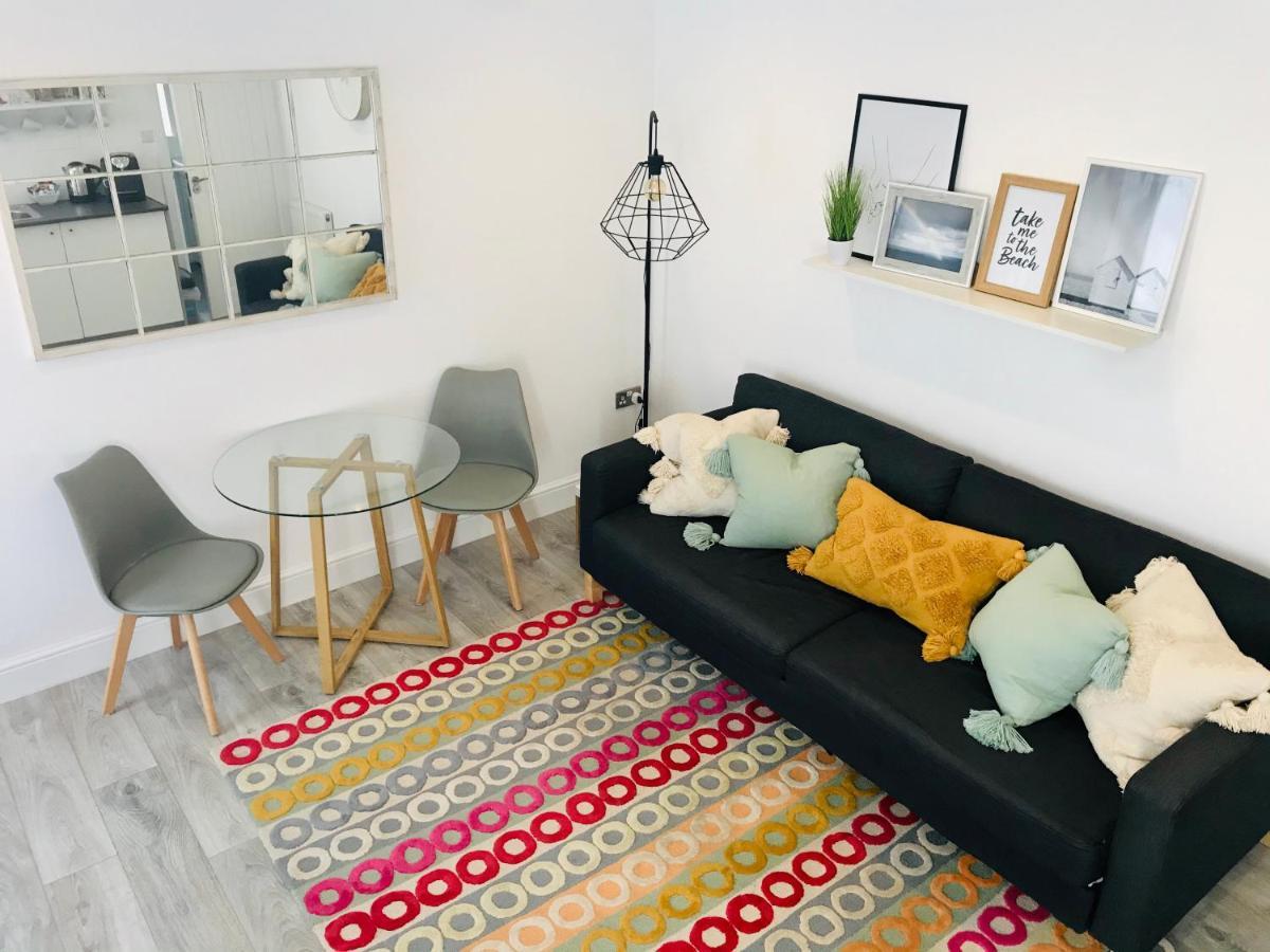 Seabeach Snug Deal Exterior photo
